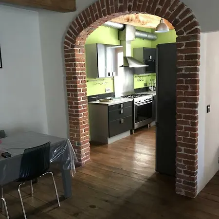 L'ile-rousse アパート